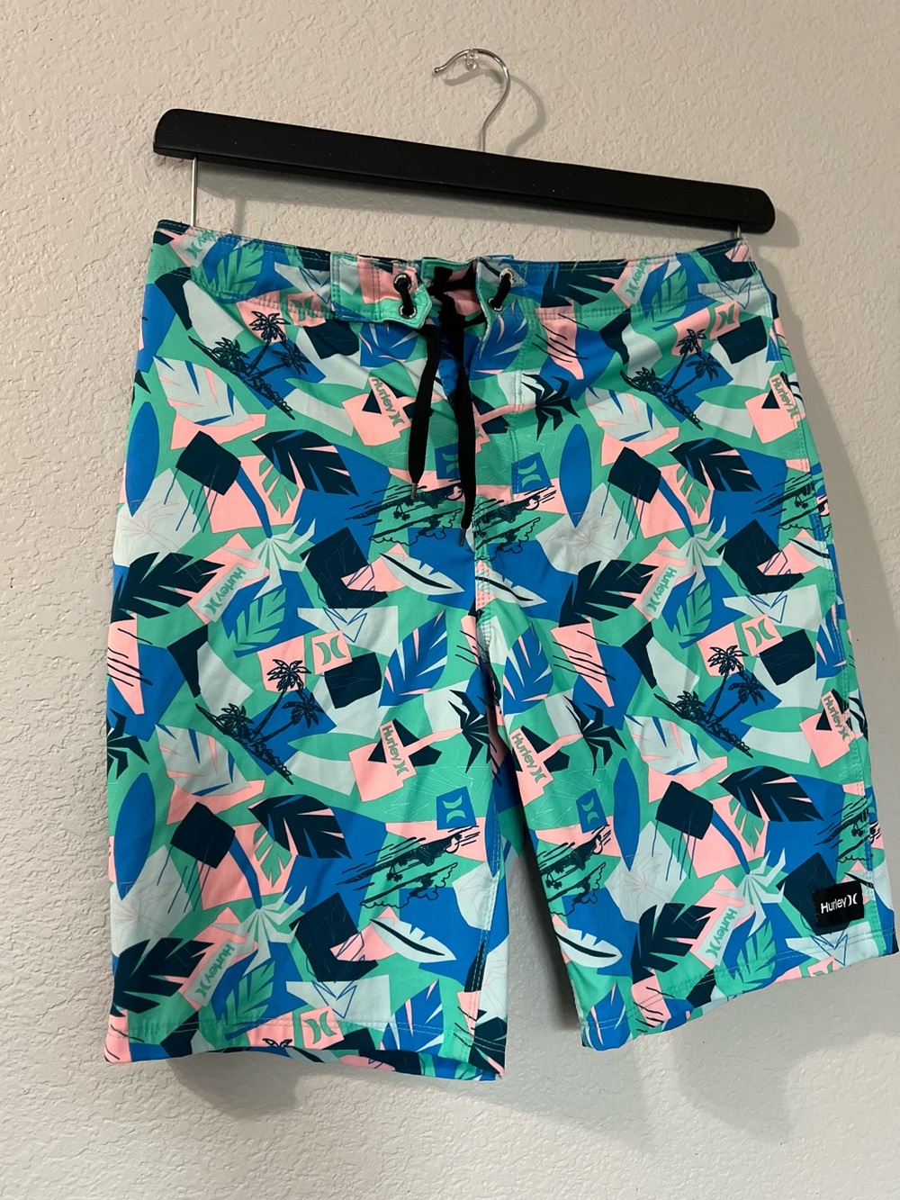 Hurley Men’s Teal, Navy & Pink Tropical Board Shorts